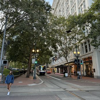 PIONEER PLACE Updated August 2025 197 Photos 190 Reviews 700 SW PIONEER PLACE Updated August 2025 197 Photos 190 Reviews 700 SW