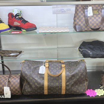 Peninsula Pawn - JORDAN Shoes size 8.5
Louis Vuitton Purses
Coach Purses - Pawn Shops Near Me - Seaford, Delaware
