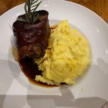 King Ludwig's Castle - Bland, tasteless pork paired with phenomenal mashed potatoes. - German Near Me - Marne La Vallée, 77 King Ludwig's Castle - Bland, tasteless pork paired with phenomenal mashed potatoes. - German Near Me - Marne La Vallée, 77