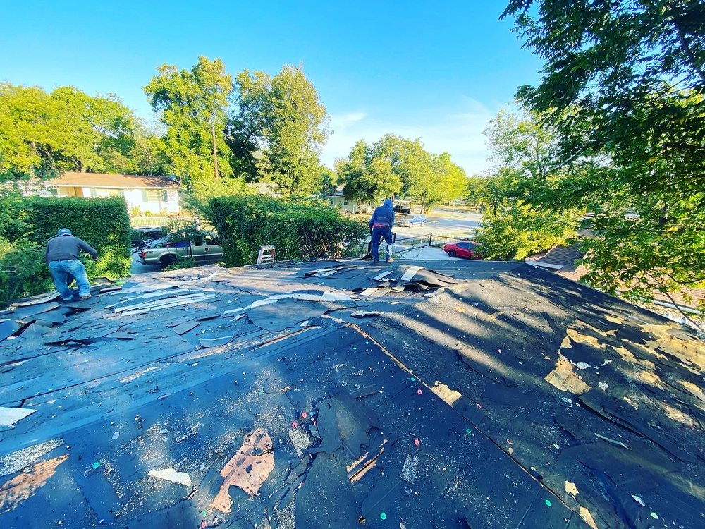 Slide of Juarez Roofing