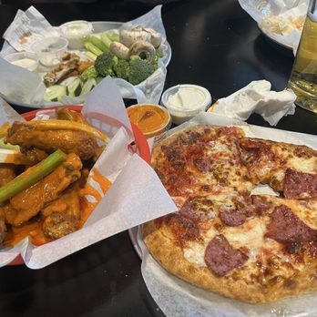Tailgaters & IL Primo - Sports Bars Near Me - Goodyear, Arizona Tailgaters & IL Primo - Sports Bars Near Me - Goodyear, Arizona