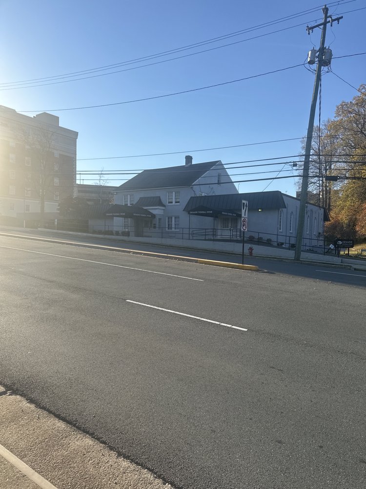 DEMAINE FUNERAL HOME Ð FAIRFAX 10565 Main St, Fairfax, Virginia