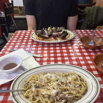Tarantino's Pizzeria - Carbonara pasta and Mussels Marinara SO GOOD - Pizza Near Me - Pasadena, California Tarantino's Pizzeria - Carbonara pasta and Mussels Marinara SO GOOD - Pizza Near Me - Pasadena, California