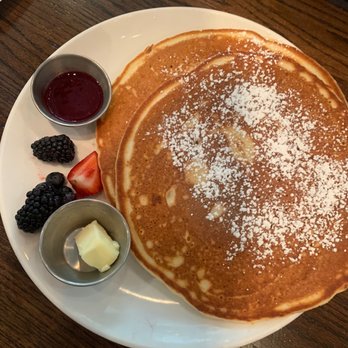 Maplewood Kitchen and Bar - Lemon Ricotta Pancake - Breakfast & Brunch Near Me - Cincinnati, Ohio