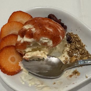 Infusion Del Golfo - Goat cheese ice cream with Strawberry Jam, strawberries and dried cranberries - Mexican Near Me - Puerto Peñasco, SON Infusion Del Golfo - Goat cheese ice cream with Strawberry Jam, strawberries and dried cranberries - Mexican Near Me - Puerto Peñasco, SON