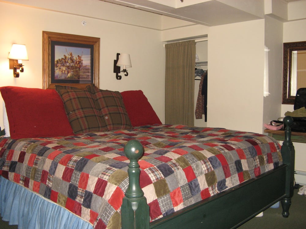 LITTLE RED SKI HAUS Updated August 2024 15 Photos 118 E Cooper Ave, Aspen, Colorado