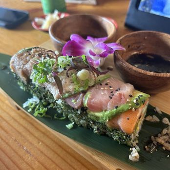 iEight - Rainbow Roll - Japanese Near Me - Culver City, California iEight - Rainbow Roll - Japanese Near Me - Culver City, California