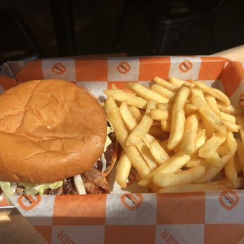 My Burger - Wayzata - Jalapeño King burger with fries - Burgers Near Me - Wayzata, Minnesota My Burger - Wayzata - Jalapeño King burger with fries - Burgers Near Me - Wayzata, Minnesota
