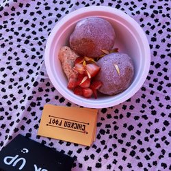 Chicken Foot - Warm brioche donuts with dulce de leche burnt honey cream