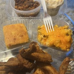 4 Chicken wings & 2 Sides
