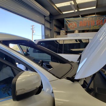Best Price Auto Glass - Front Windshield Replacement Volvo XC60 - Windshield Installation & Repair Near Me - Hesperia, California