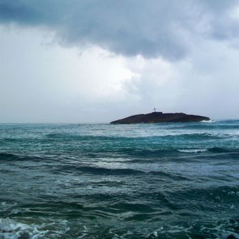 Playa Peñón Amador - Beaches Near Me - Camuy, Puerto Rico