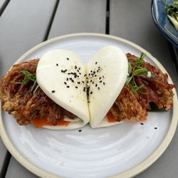 Fin & Brew - Mushroom bao