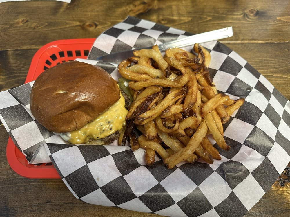 Social spots from Bard's Burgers & Chili