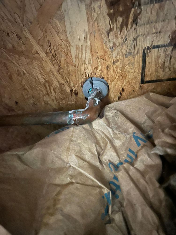 Slide of D&D Plumbing & Water Cleaning Services