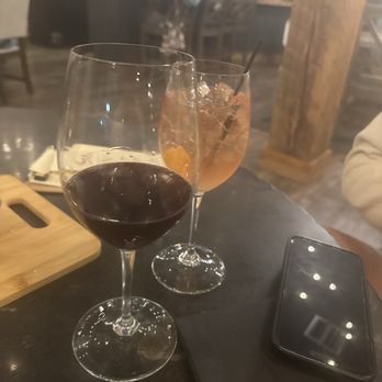 Norwood Wine Bar - Disco Lemonade & Barbera; Armour Carbo Barbo - Wine Bars Near Me - Wenatchee, Washington Norwood Wine Bar - Disco Lemonade & Barbera; Armour Carbo Barbo - Wine Bars Near Me - Wenatchee, Washington