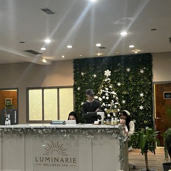 Luminarie Wellness Spa - Front desk holidays - IV Hydration Near Me - Rolla, Missouri