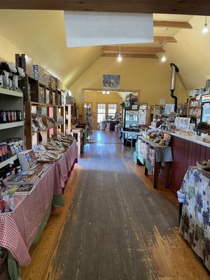 Bragg Farm Sugar House & Gift by null