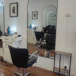 Salon 221- Unisex Hair Salon