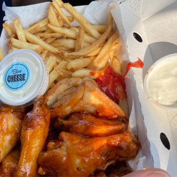Slim Chickens - Chicken with chili sauce - Southern Near Me - Bowie, Maryland