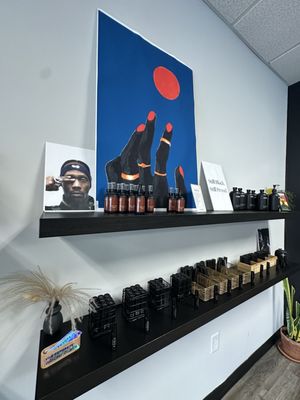 Bright Black. by null