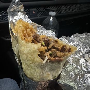 Tacos Y Burritos El Pariente - al pastor burrito - Food Trucks Near Me - La Puente, California Tacos Y Burritos El Pariente - al pastor burrito - Food Trucks Near Me - La Puente, California