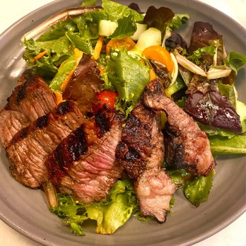 Scarlet Oak - House Salad with steak - New American Near Me - Washington, DC, District of Columbia Scarlet Oak - House Salad with steak - New American Near Me - Washington, DC, District of Columbia