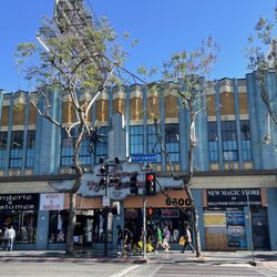 Hollywood Toys & Costumes