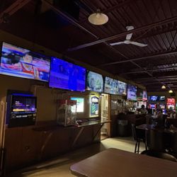 Phil's Sports Bar & Grill