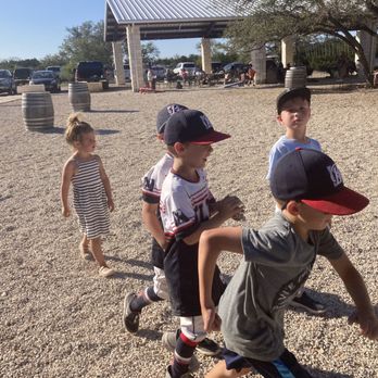 5 Stones Artisan Brewery - Kid friendly but it works with all the grounds to roam around on. - Breweries Near Me - New Braunfels, Texas