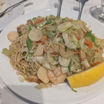 The Noypitz Bar and Grill - Pancit Canton - Filipino Near Me - Long Beach, California The Noypitz Bar and Grill - Pancit Canton - Filipino Near Me - Long Beach, California