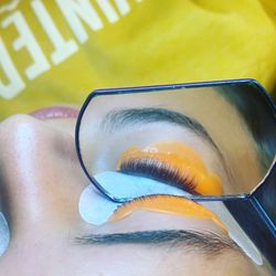 Hustle & Glow Aesthetics - The beginning process of a lash lift!