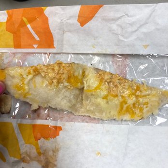 Taco Bell - There's zero chicken in this sliver of chicken quesadilla - Fast Food Near Me - Bear, Delaware Taco Bell - There's zero chicken in this sliver of chicken quesadilla - Fast Food Near Me - Bear, Delaware