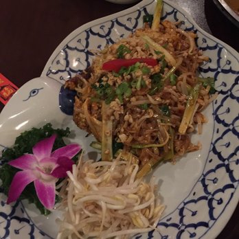 Soong Thai - Chicken and shrimp pad thai - Thai Near Me - Ocoee, Florida