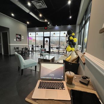 Cafe Lilly - Main seating area - Coffee & Tea Near Me - Clemmons, North Carolina