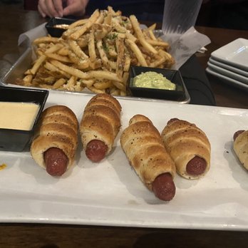 Dave & Buster's Ala Moana - Kids Pretzel Dogs - Arcades Near Me - Honolulu, Hawaii