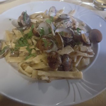 Zio Sam - Homemade Pasta with Clams - Italian Near Me - Piano di Sorrento, NA Zio Sam - Homemade Pasta with Clams - Italian Near Me - Piano di Sorrento, NA