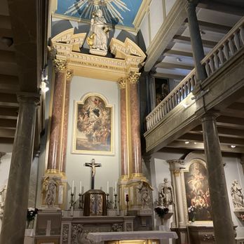 Het Begijnhofkapel - Inside the chapel, looking towards the main altar - Churches Near Me - Amsterdam, New Hampshire