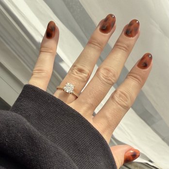 J Salon - Nail Salons Near Me - Chicago, Illinois