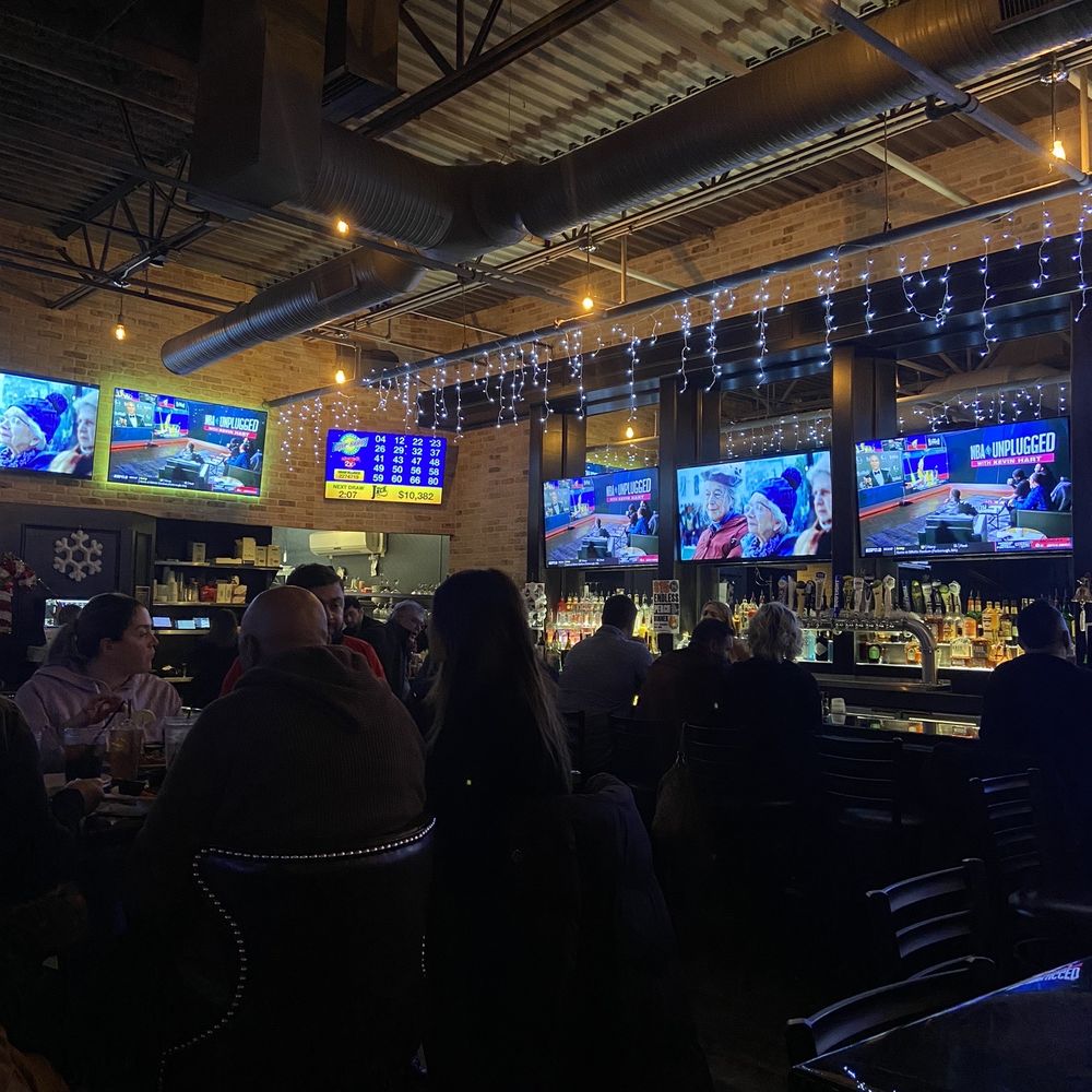 Johnny Black's Public House - bar area - American Near Me - Lake Orion, Michigan