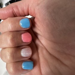 Zen Nail Lounge - Uneven length and filing, didn't last from Tuesday to Saturday for my gender reveal and was already chipping $50 dip