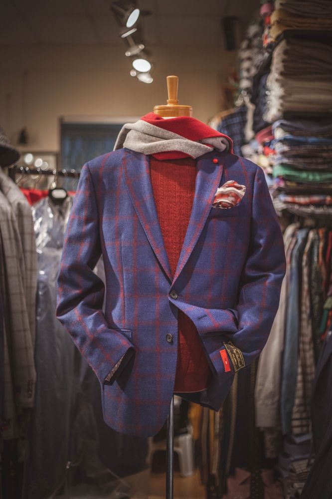 Straith's Fine Clothing Logo