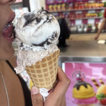 Paleteria Y Neveria La Michoacana - Ferrero Rocher and Cookies & Cream Ice Cream - Ice Cream & Frozen Yogurt Near Me - Tucson, Arizona Paleteria Y Neveria La Michoacana - Ferrero Rocher and Cookies & Cream Ice Cream - Ice Cream & Frozen Yogurt Near Me - Tucson, Arizona