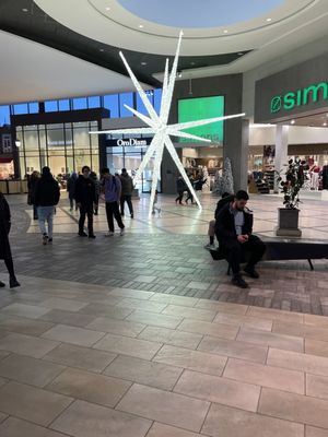 CF Carrefour Laval by null