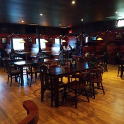 Admiral's Gallery & Keg Restaurant - Dining area...