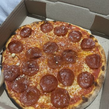 Mister O1 Extraordinary Pizza Fort Lauderdale - Pepperoni pizza - Pizza Near Me - Fort Lauderdale, Florida