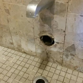 Marina Tower Waikiki - disgraceful shower - Hotels Near Me - Honolulu, Hawaii Marina Tower Waikiki - disgraceful shower - Hotels Near Me - Honolulu, Hawaii
