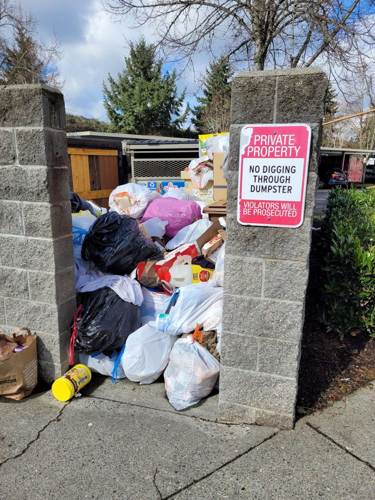 TUALATIN MEADOWS APARTMENTS Updated October 2024 10 Photos 18755