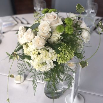 Naperville Florist - Green and White Floral Centerpiece - Florists Near Me - Naperville, Illinois