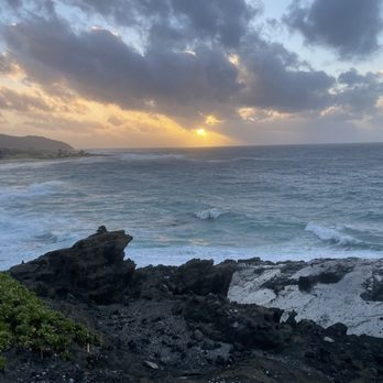 Halona Blowhole Lookout - Beaches Near Me - Honolulu, Hawaii Halona Blowhole Lookout - Beaches Near Me - Honolulu, Hawaii